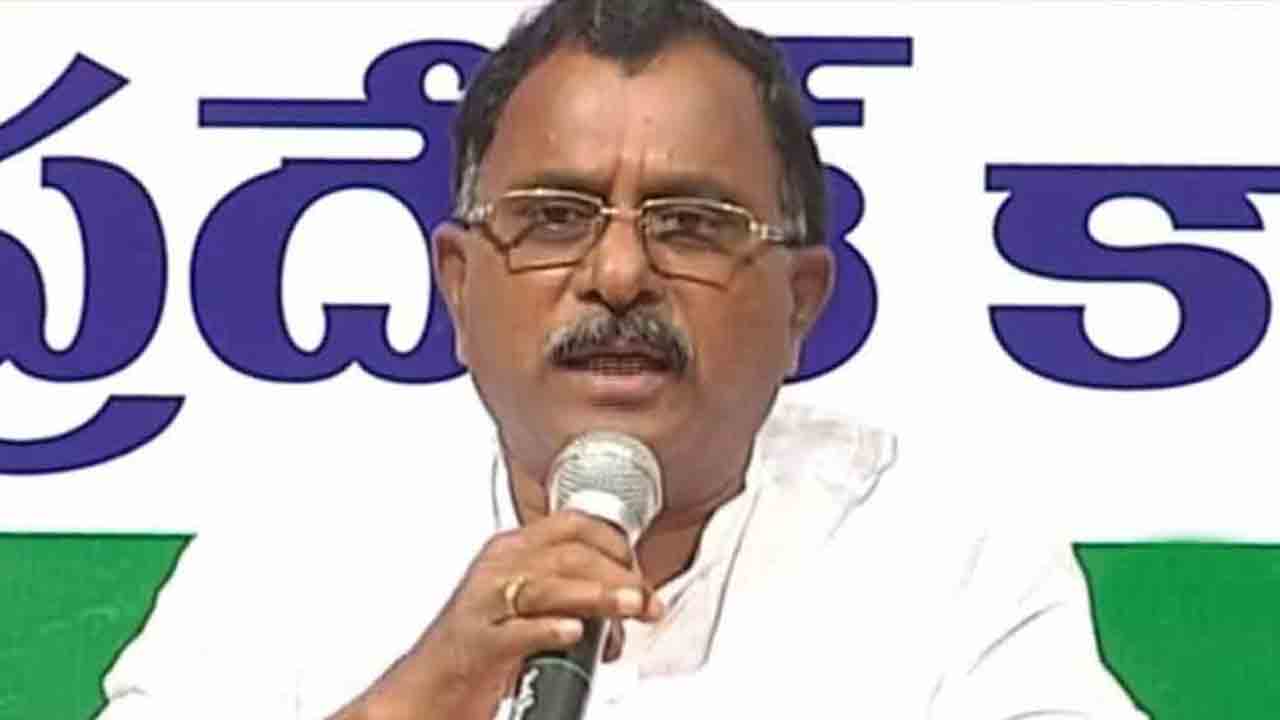 పోలీసుల విచారణకు రాలేకపోతున్నా!