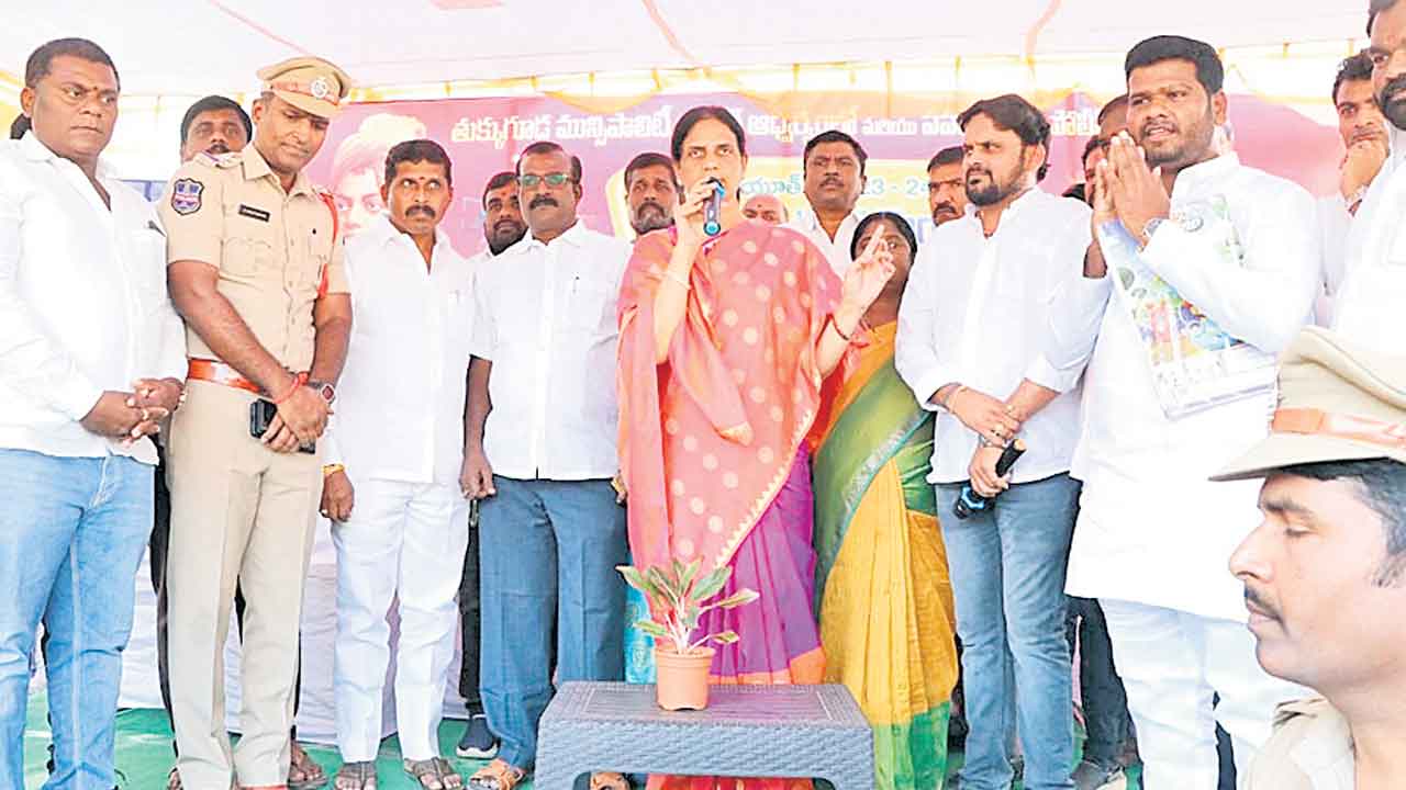 యువత క్రీడల్లో రాణించాలి