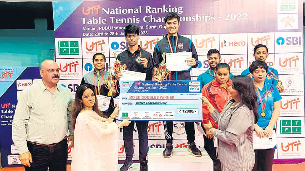 స్నేహిత్‌కు రజతం