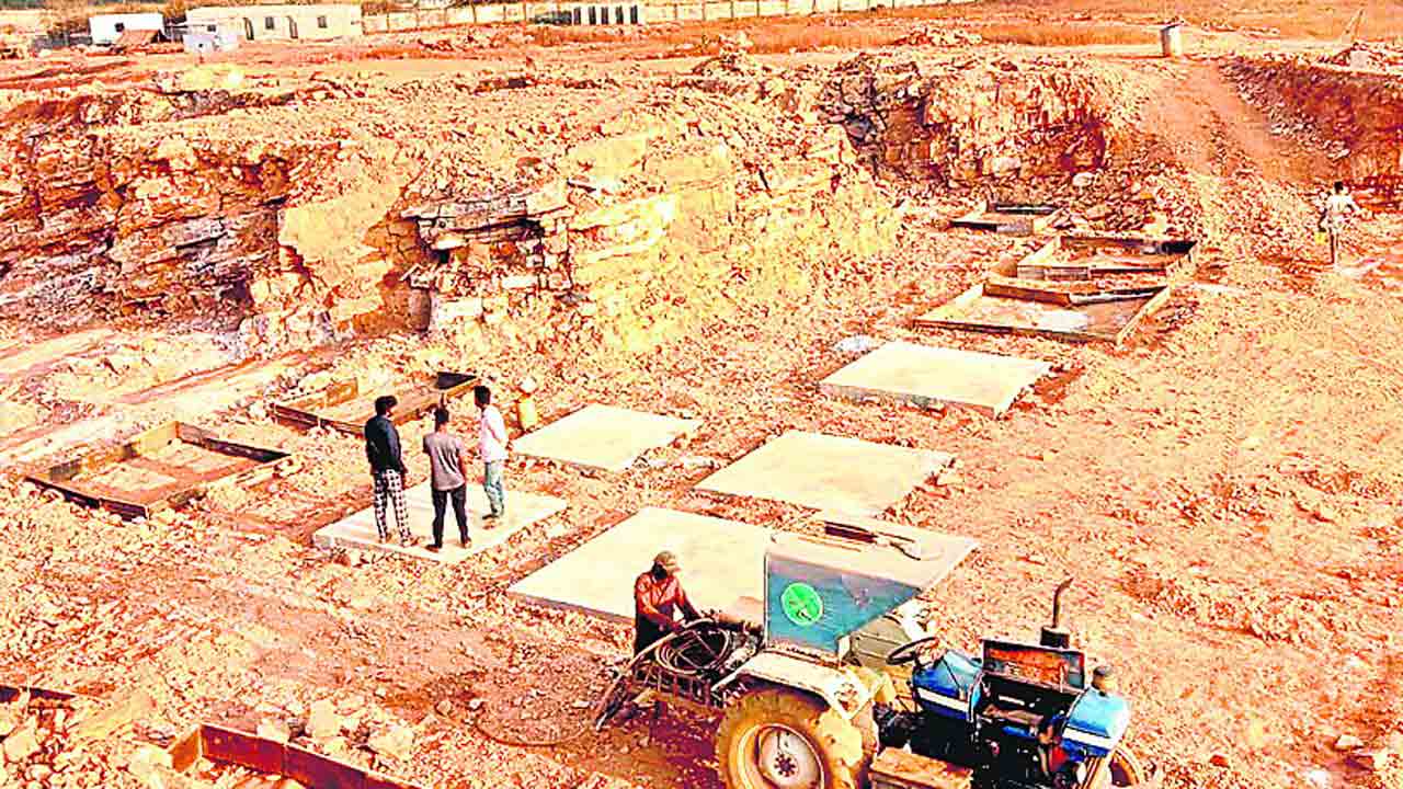 ములుగు అభివృద్ధి వైపు..