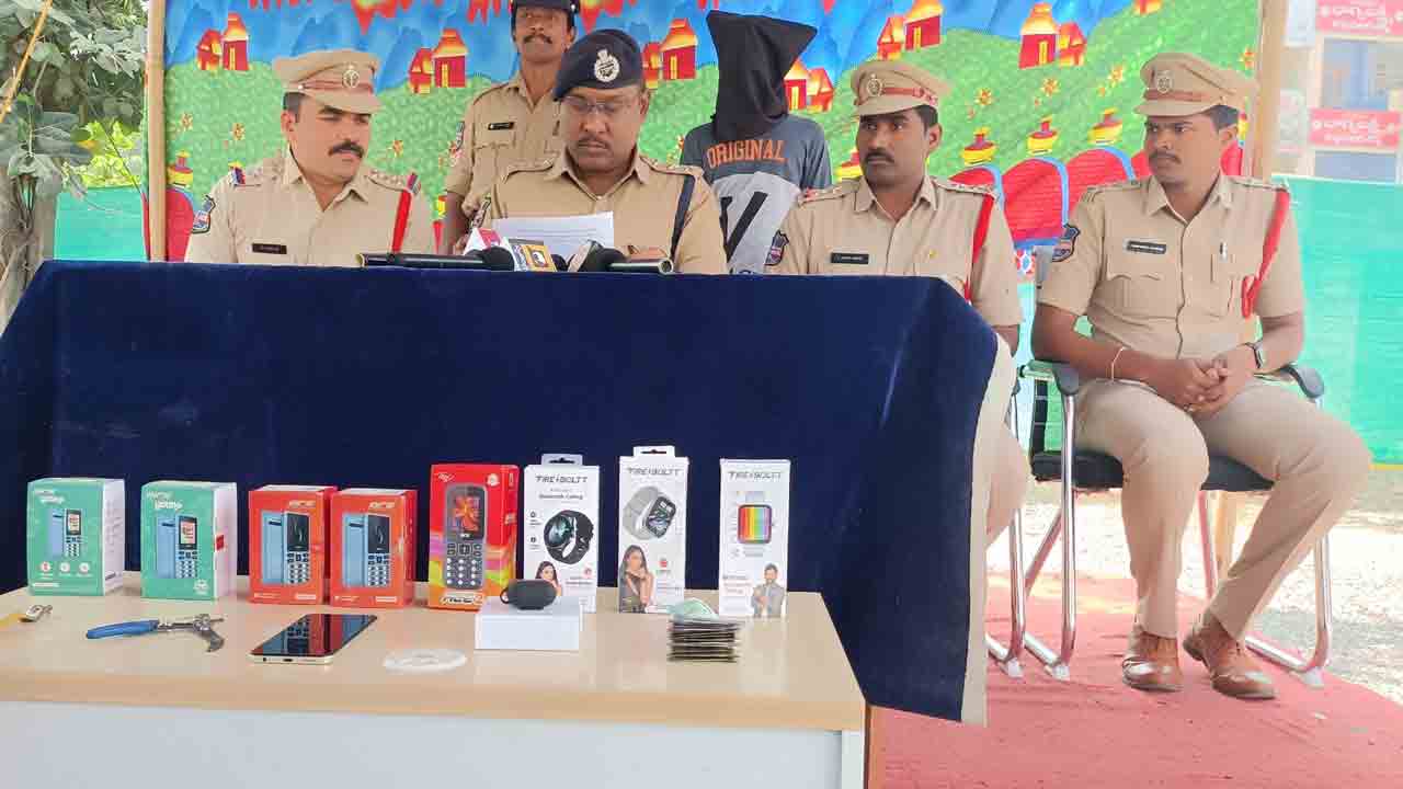 మరిపెడలో అంతర్‌ దొంగ అరెస్టు