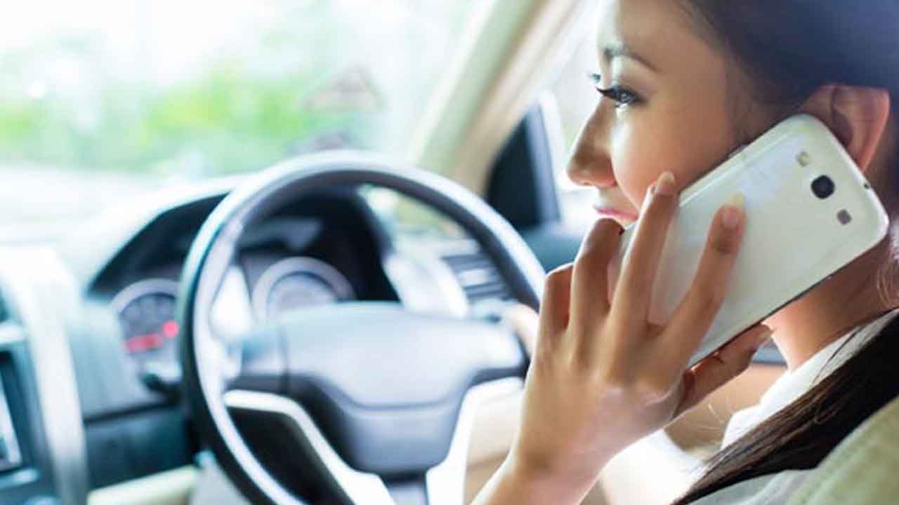 ఫోన్‌ వాడుతూ డ్రైవింగ్‌..1,040 మంది దుర్మరణం