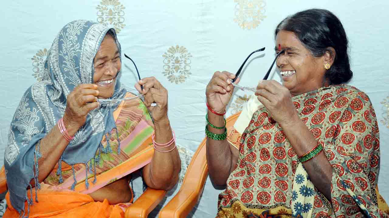 నయనానందం.. కంటి వెలుగుపై సర్వత్రా ఆనంద హేల