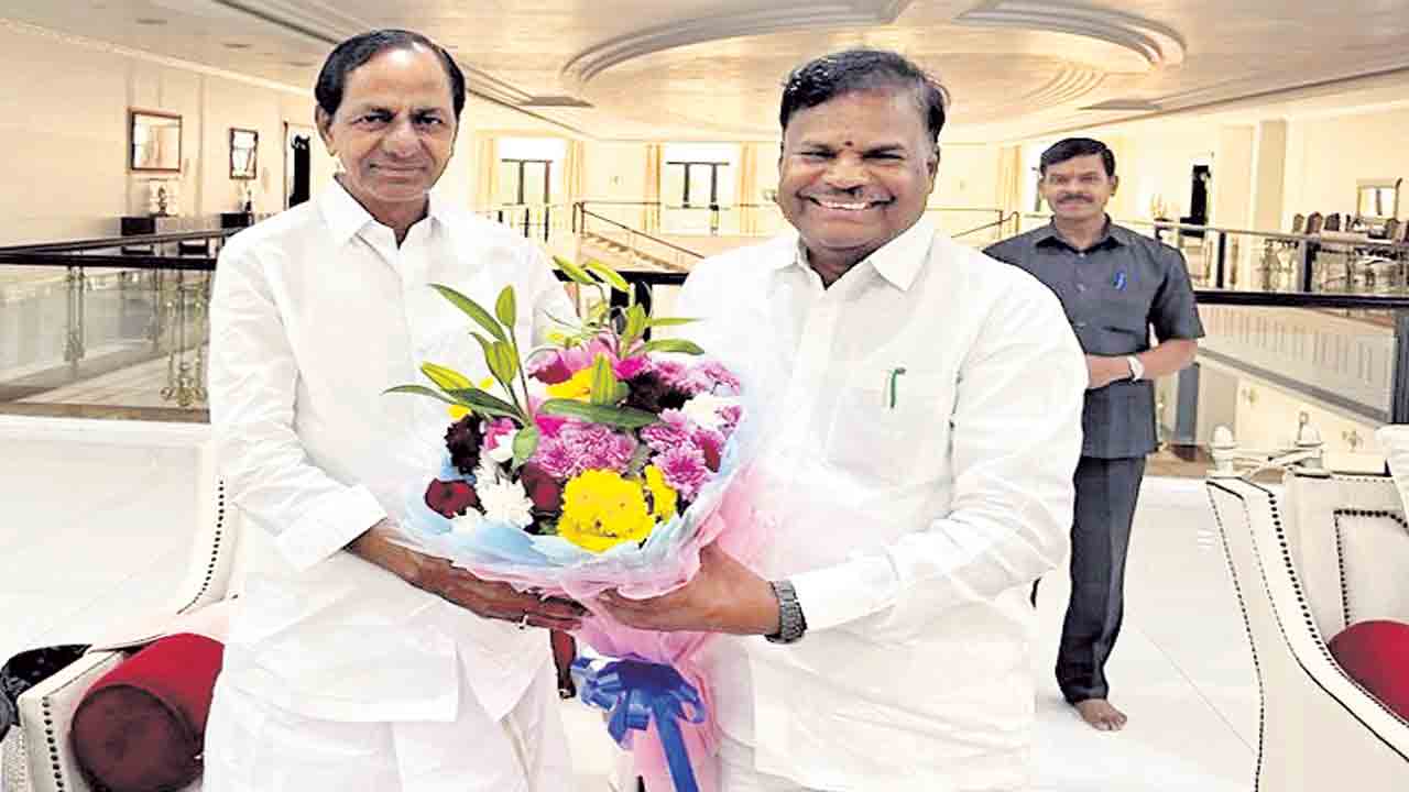 ముఖ్యమంత్రి కేసీఆర్‌ను కలిసిన ఎమ్మెల్యే జైపాల్‌యాదవ్‌