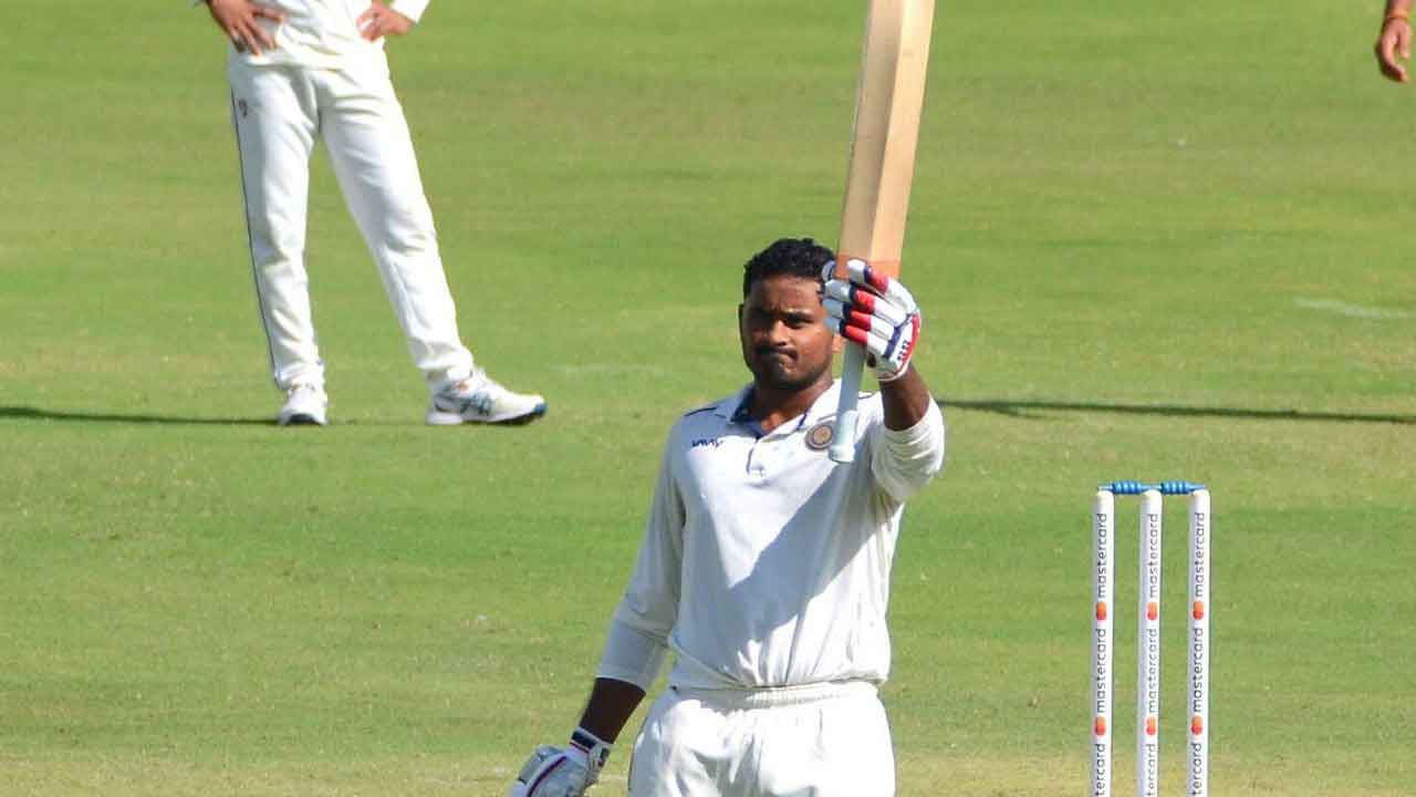 రోహిత్‌ రాయుడు సెంచరీ