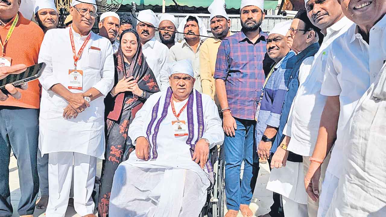 ఆజ్మీర్‌ దర్గాలో గుత్తా, పోచారం ప్రత్యేక ప్రార్థనలు