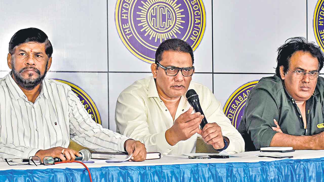 ఆన్‌లైన్‌లో భారత్‌ Vs కివీస్‌ మ్యాచ్‌ టిక్కెట్లు: అజారుద్దీన్‌