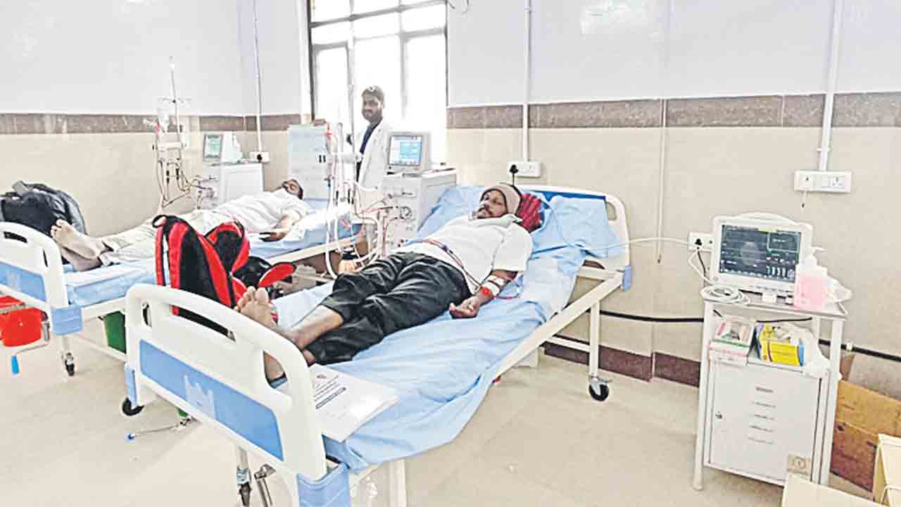 కిడ్నీ బాధితులకు అందుబాటులో వైద్యం