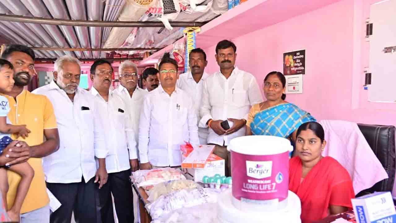 దళిత బాంధవుడు సీఎం కేసీఆర్‌