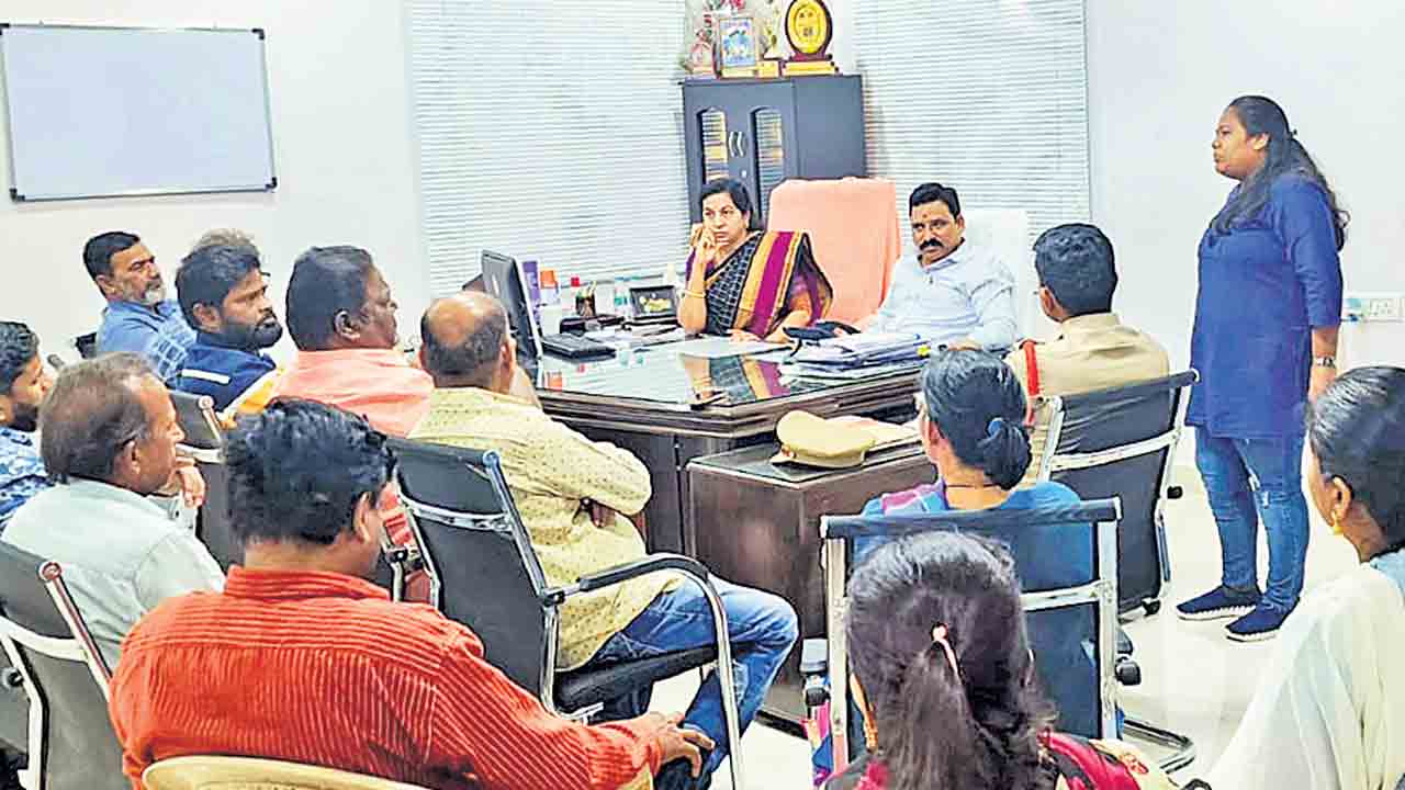 ప్రభుత్వ బధిరుల పాఠశాలపై.. పుకార్లను నమ్మొద్దు