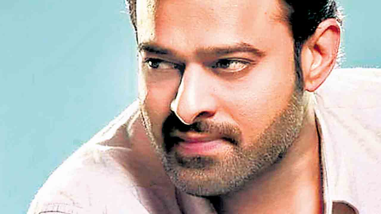 పోలీస్‌ అధికారి పాత్రలో..