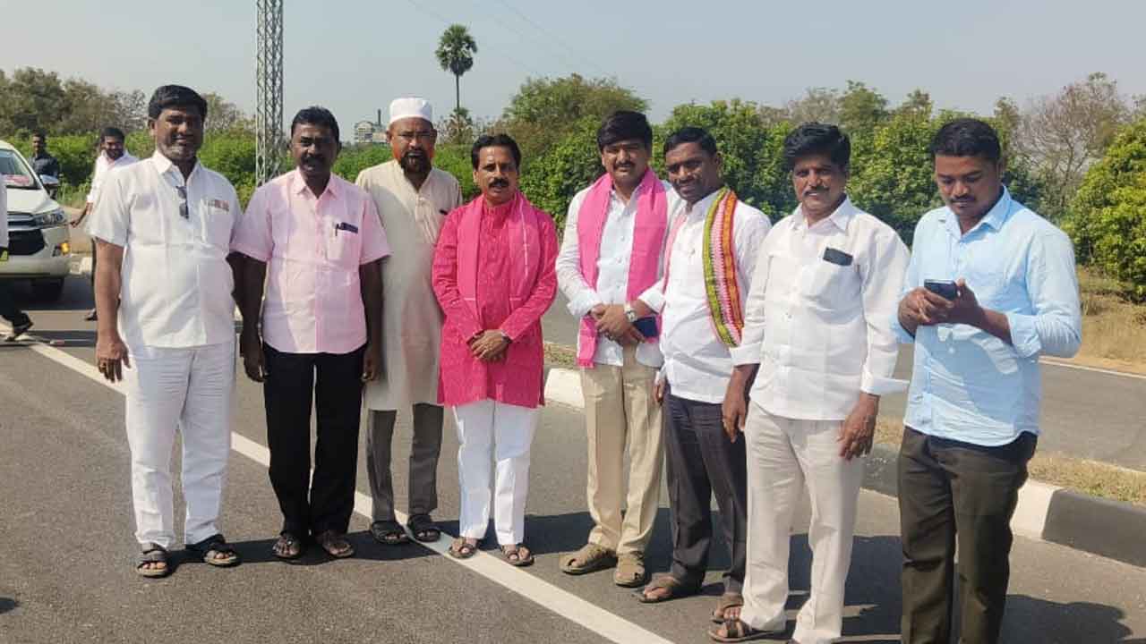 ఖమ్మం సభకు తరలిన బీఆర్‌ఎస్‌ శ్రేణులు