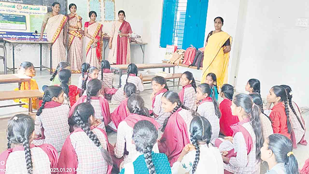 పాఠశాలల్లో జాతీయ బాలికా దినోత్సవం