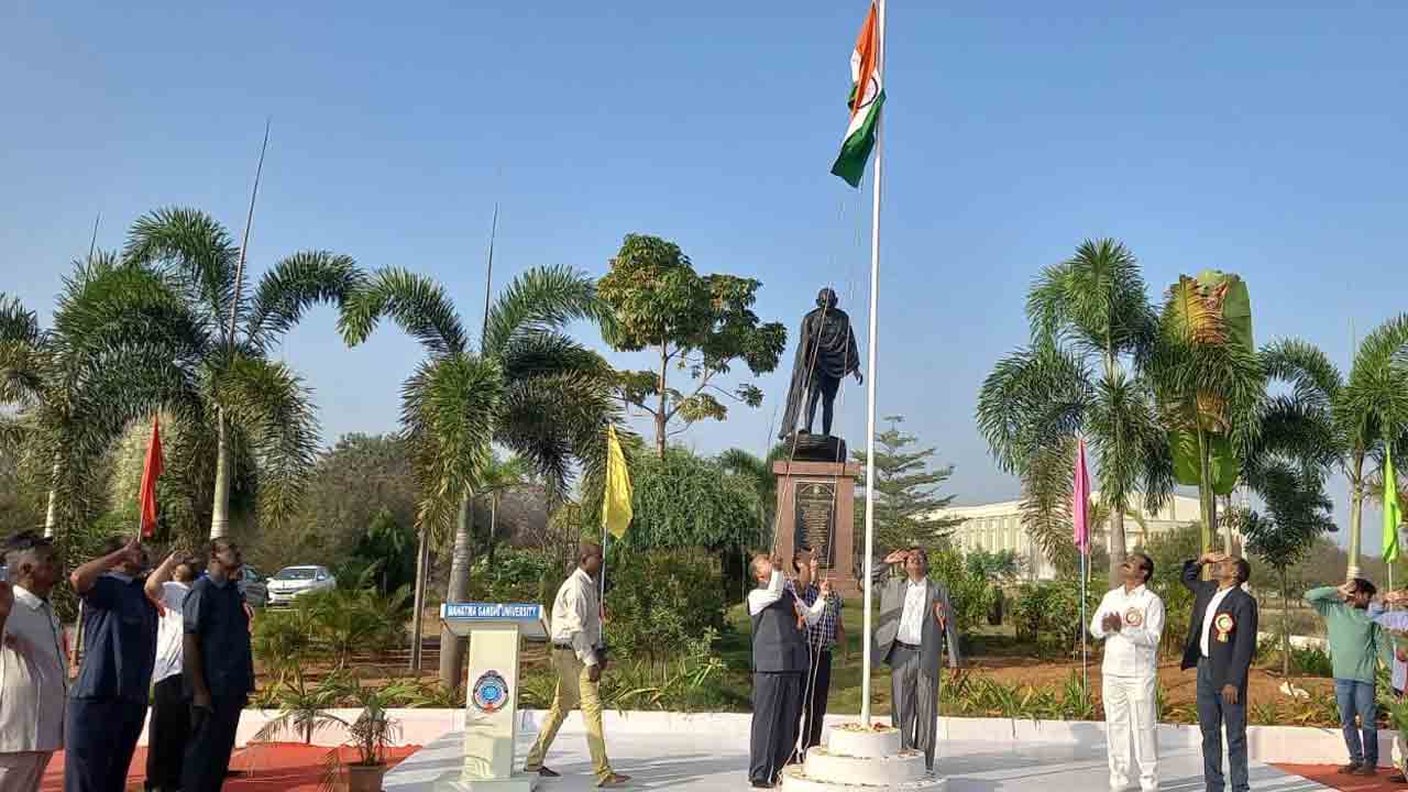 ఘనతంత్ర వేడుకలు