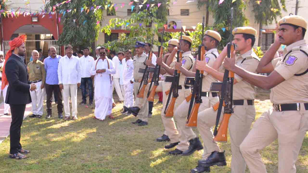 త్రివర్ణ శోభితం