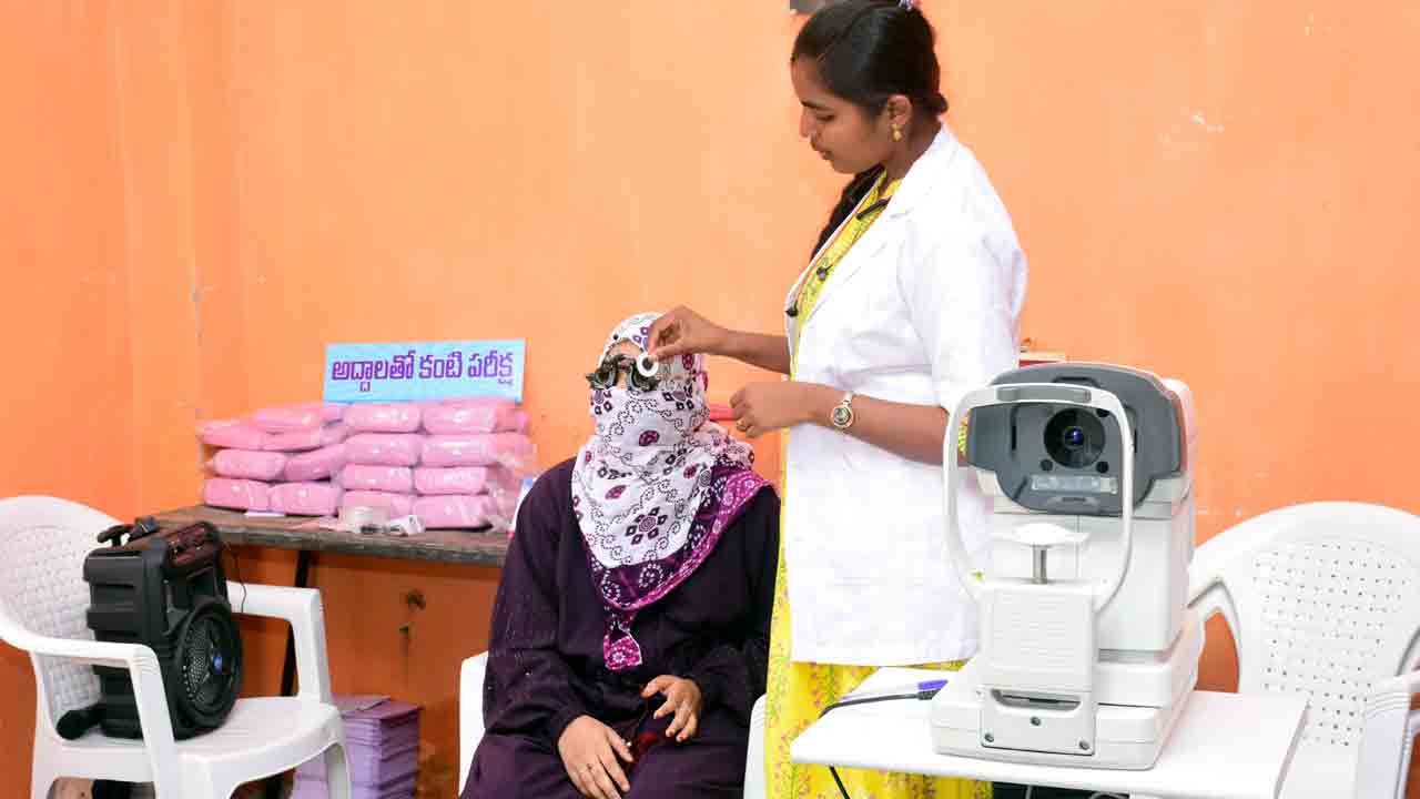 కంటివెలుగు’ శిబిరాలతో ఊరూరా నేత్రానందం