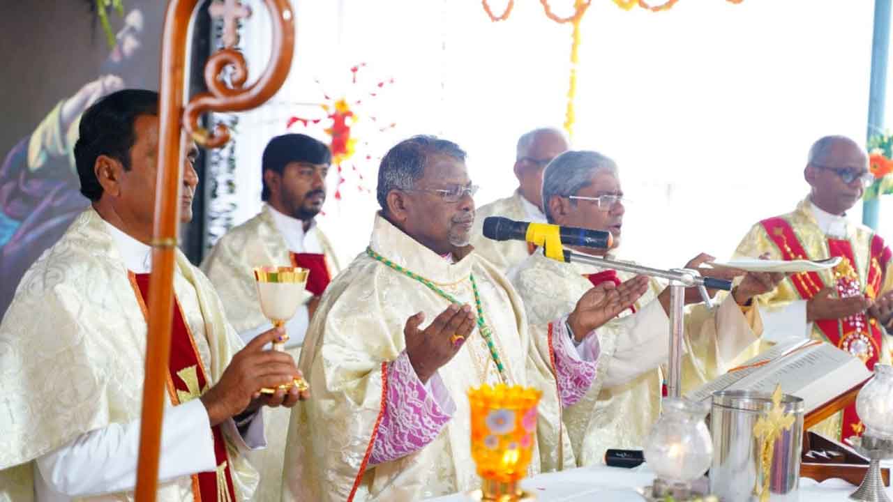 క్రీస్తు యొక్క సాక్షాత్కారాన్ని జరుపుకోండి