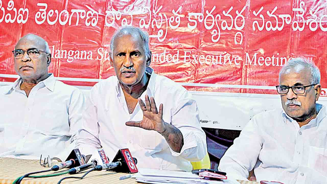 బీజేపీని ఆపేందుకు బీఆర్‌ఎస్‌తో జట్టు