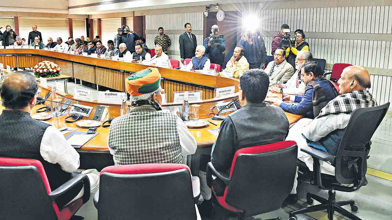 ప్రజా సమస్యలపై నిలదీస్తాం