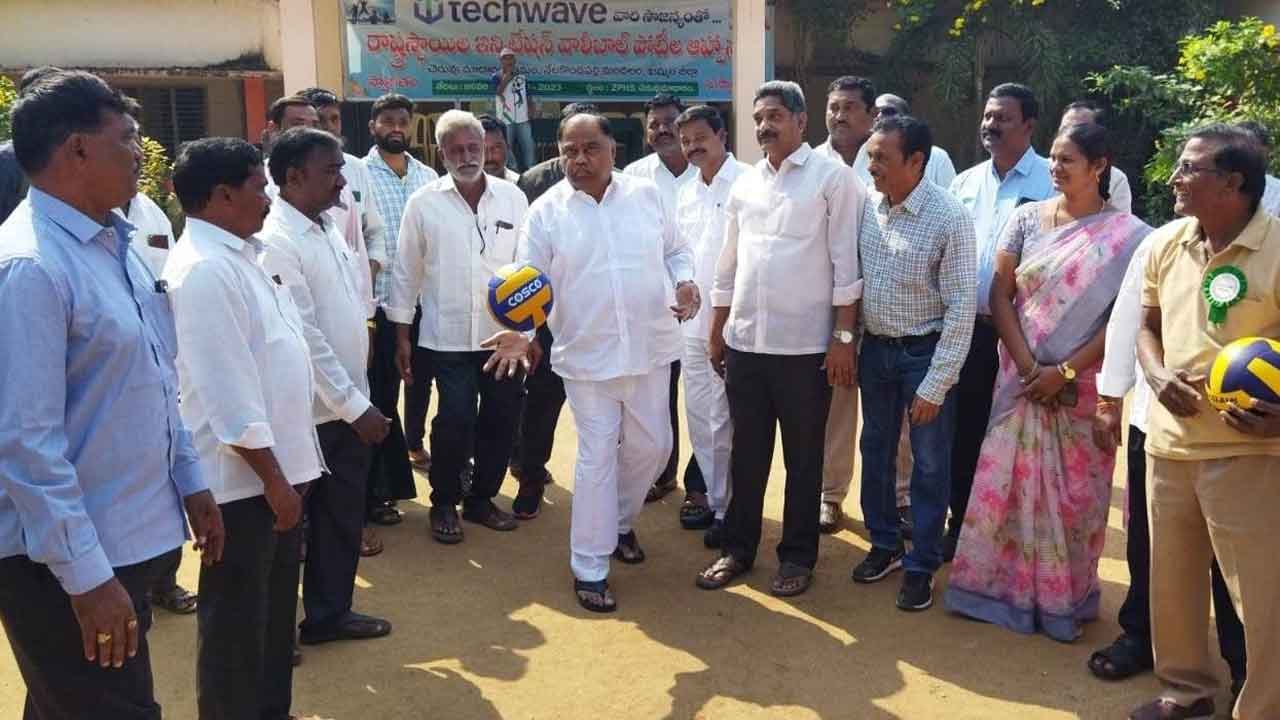 గ్రామీణ క్రీడాకారులను ప్రోత్సహించాలి : ఎమ్మెల్యే