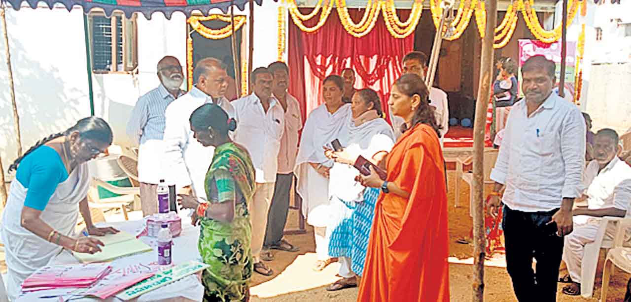 రెండోరోజు 2269 మందికి పరీక్షలు