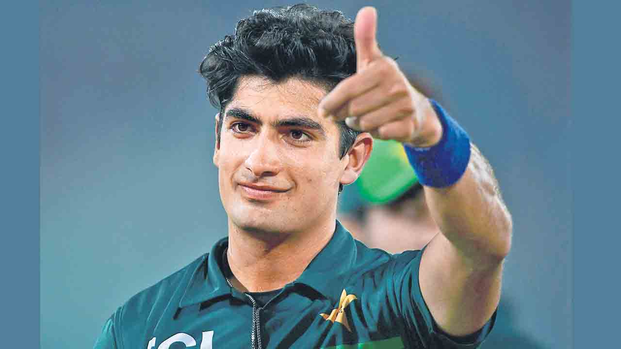 తొలి వన్డేలో పాక్‌ విజయం