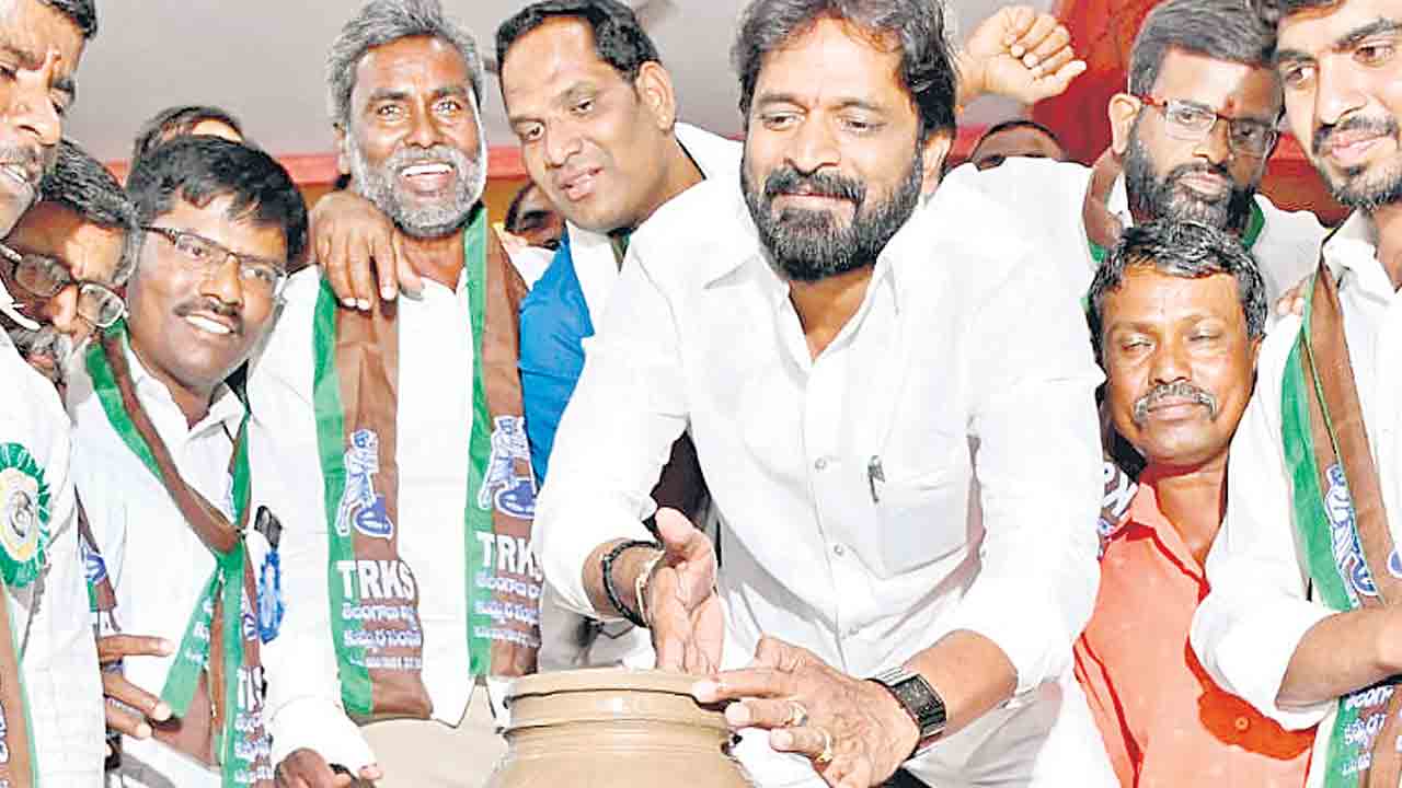 ప్రతి వార్డునూ అభివృద్ధి చేశాం
