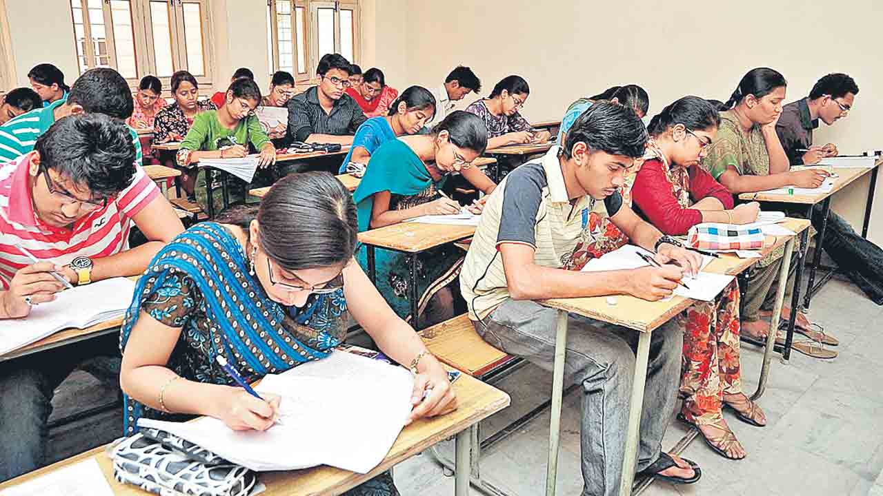 ఫస్ట్‌ ఇంటర్‌ ప్రాక్టికల్స్‌కు 70% సిలబసే