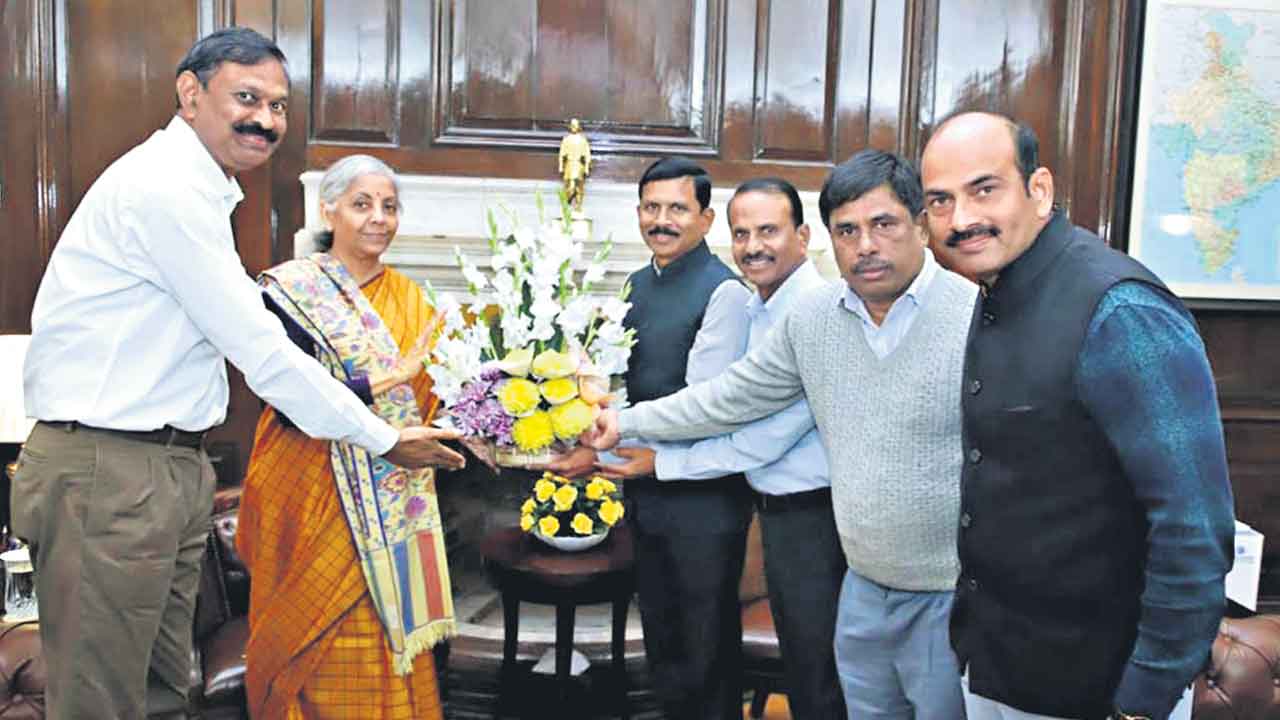 జీఎస్టీ రేట్లు తగ్గించండి