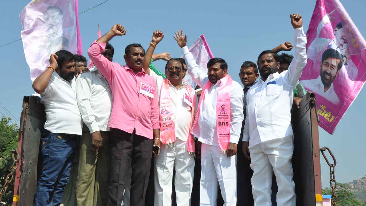 ఖమ్మం సభకు కదిలిన దండు