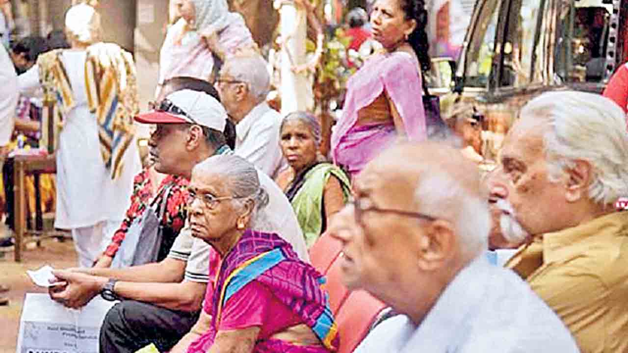 వృద్ధ తల్లిదండ్రులను విస్మరిస్తే ఆస్తులు వాపస్‌