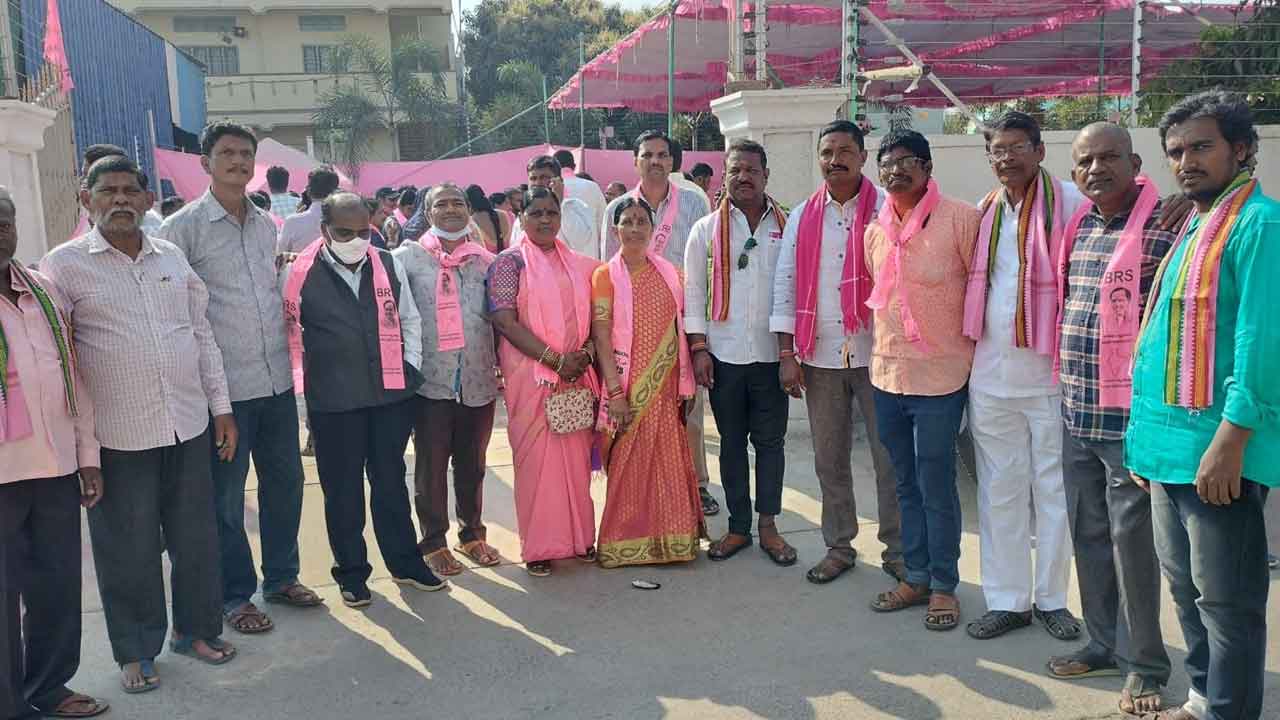 దేశం చూపు కేసీఆర్ వైపు