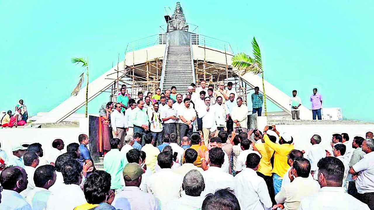 చారిత్రక కట్టడాలకు పూర్వవైభవం
