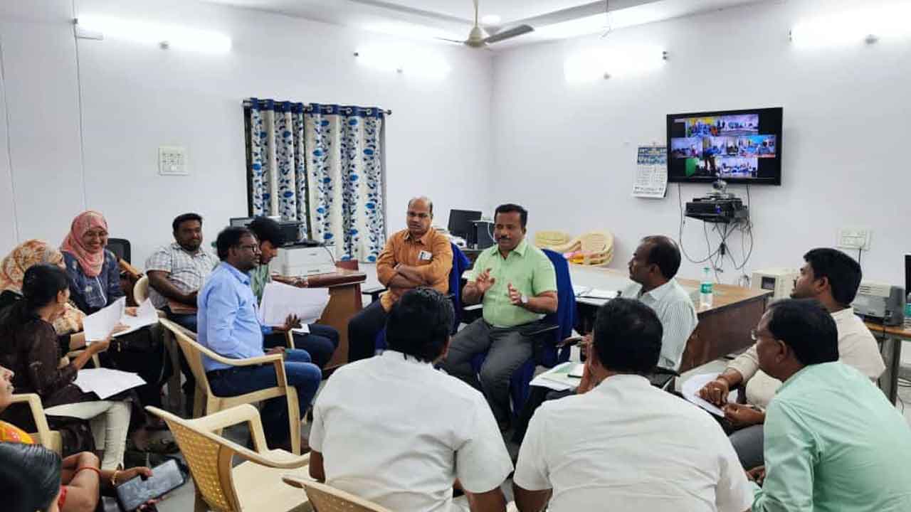 కంటి వెలుగు విజయవంతం చేయాలి