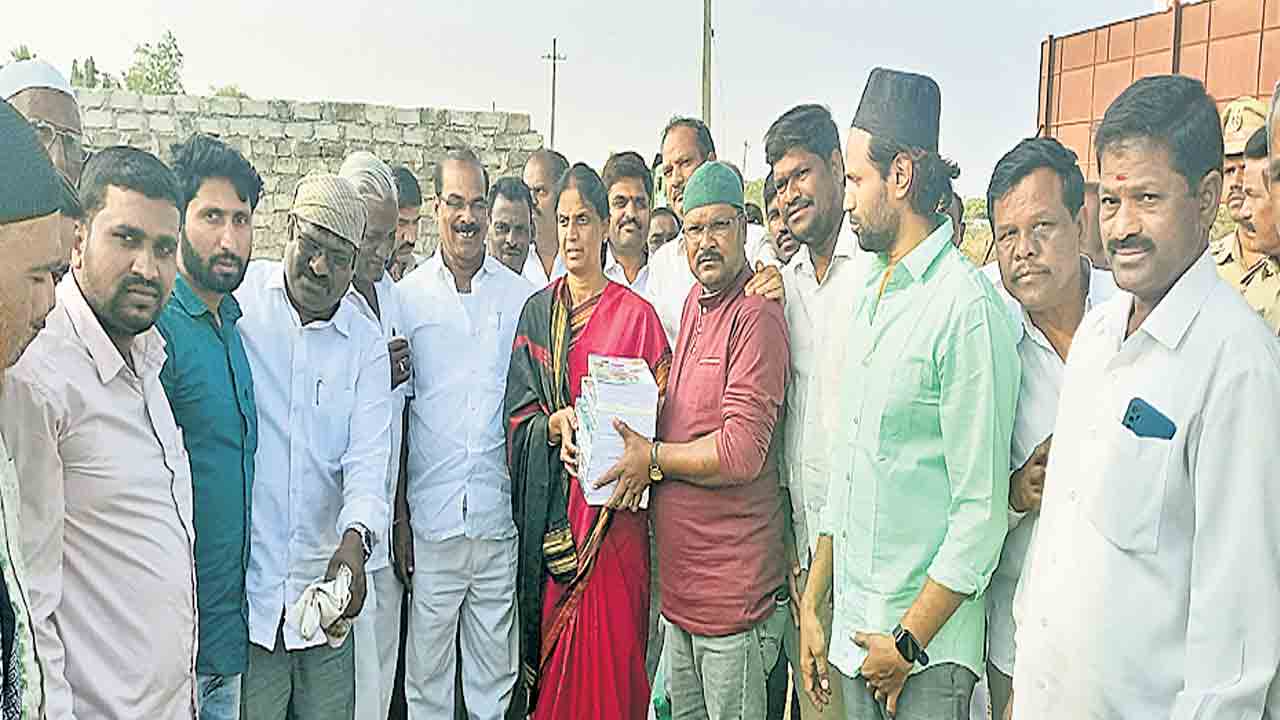 దశల వారీగా గొలుసు కట్టు చెరువుల అభివృద్ధి