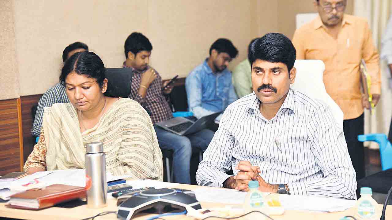 పనులు పూర్తయిన వెంటనే బిల్లులు చెల్లించాలి