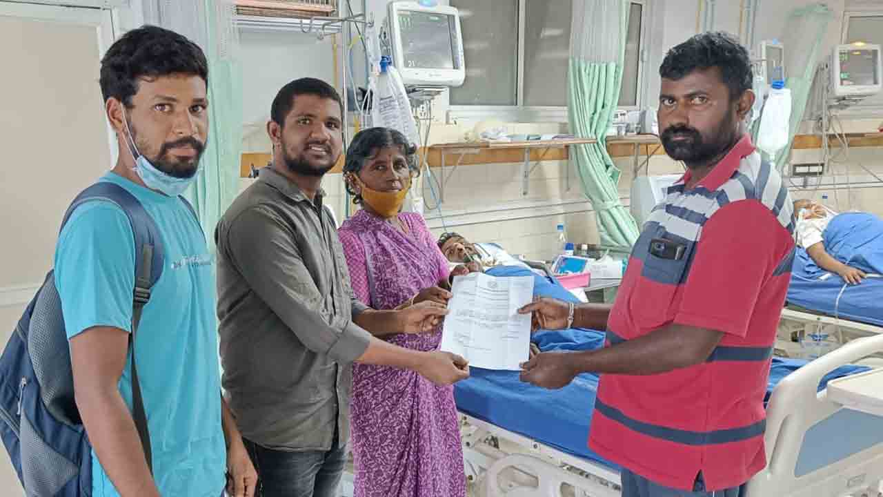 బీఆర్ఎస్ నాయకుడికి మంత్రి కేటీఆర్ భరోసా