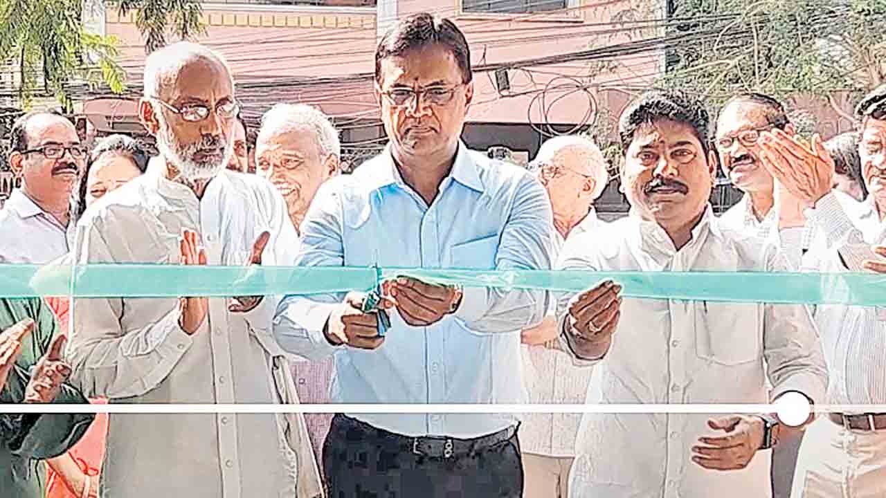 రూ.10కే పేదలకు వైద్యసేవలు