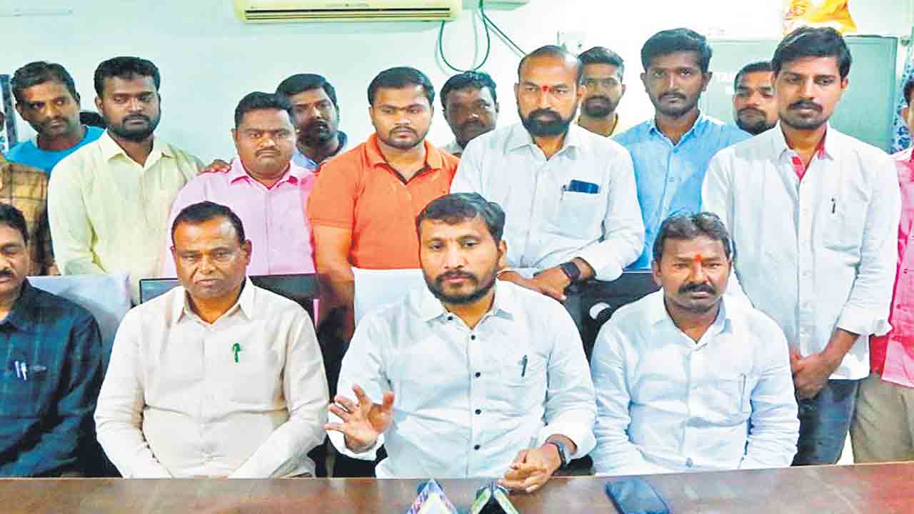 గొర్రెల పంపిణీకి సర్వం సిద్ధం
