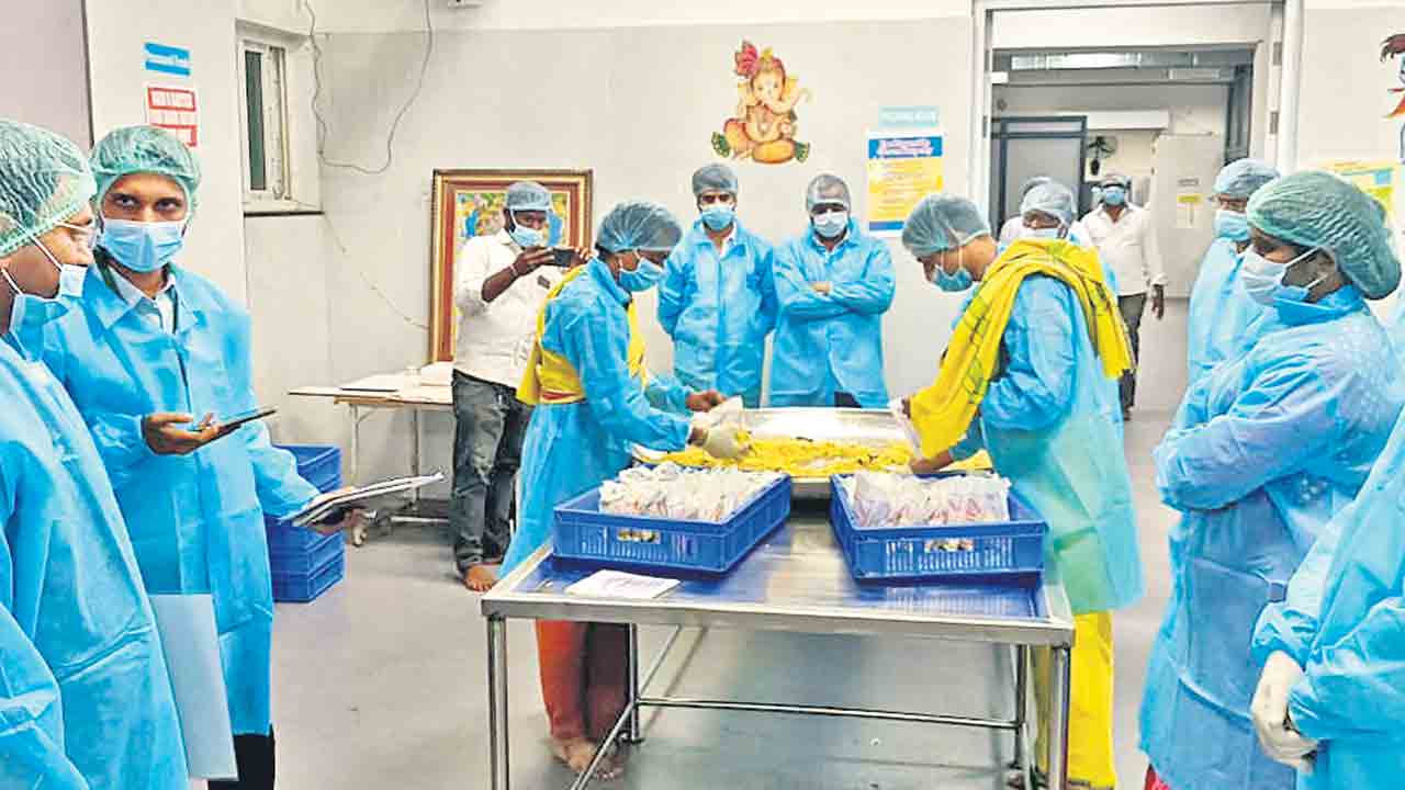 యాదగిరీశుడి ప్రసాదం సురక్షితం