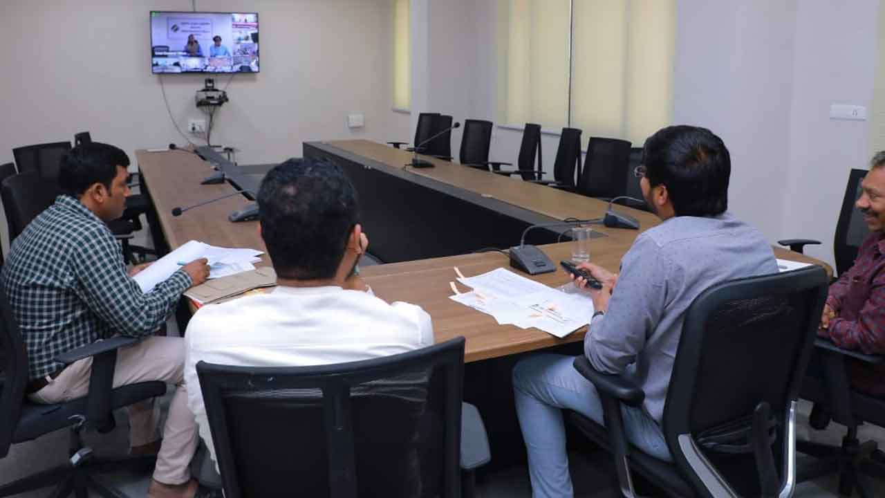 ఓటర్ల జాబితా క్షేత్ర పరిశీలనను..వంద శాతం పూర్తిచేయాలి