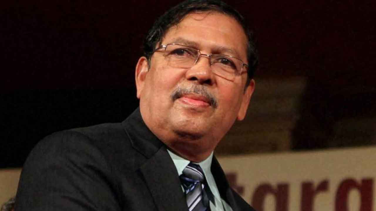 న్యాయవ్యవస్థ నియంత్రణకు కేంద్రం యత్నం: జస్టిస్‌ సంతోష్‌ హెగ్డే