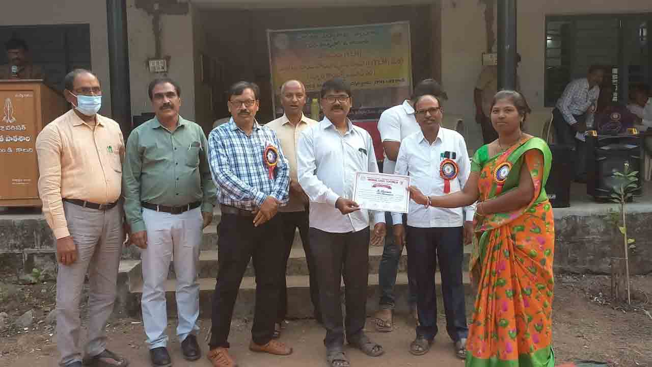 ఉపకరణాలతో బోధన సులభతరం