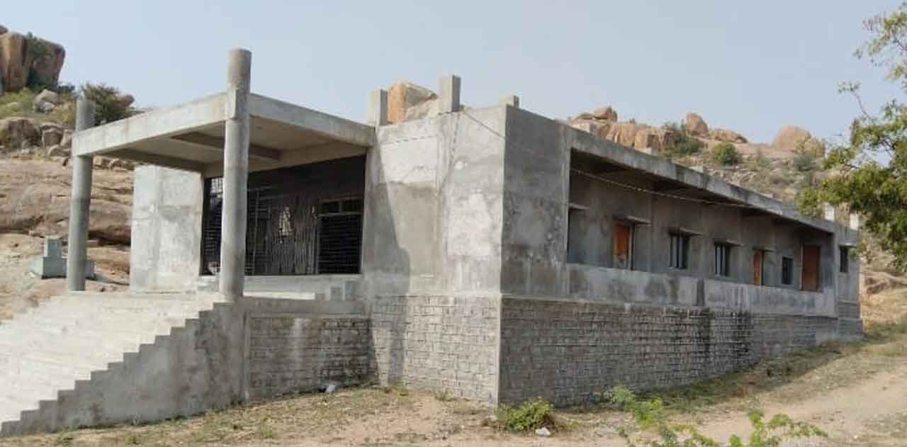 చకచకా… కమ్యూనిటీ హాళ్లు