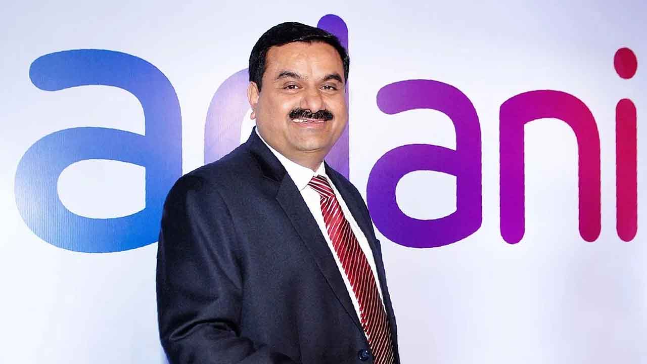 కుప్పకూలిన అదానీ గ్రూపు షేర్లు