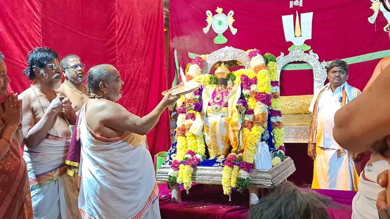 శ్రీరాముడిగా.. వేంకటేశ్వరుడిగా..