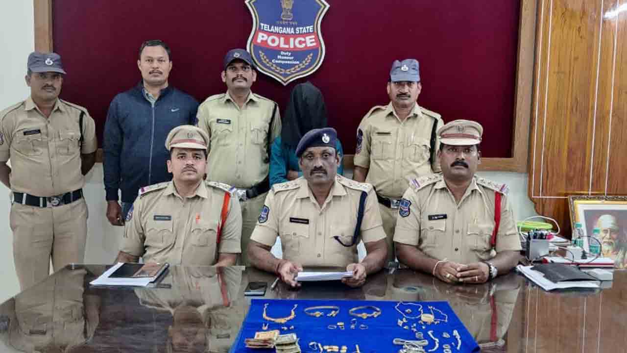 అంతర్‌ జిల్లా దొంగ అరెస్ట్‌