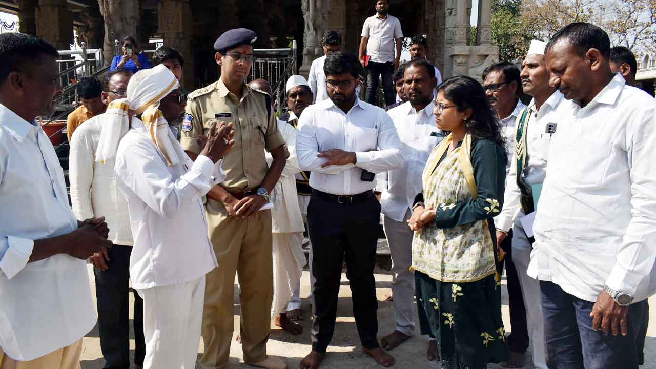 నాగోబా జాతర విజయవంతం చేద్దాం