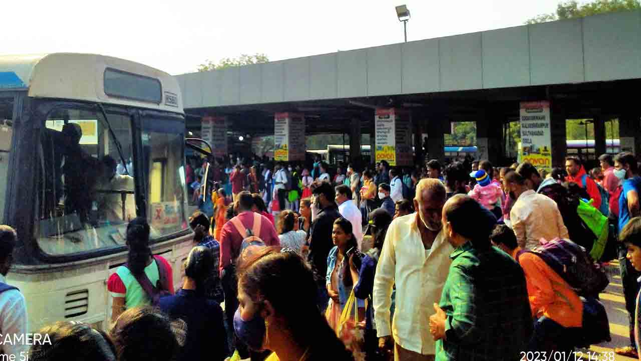 బస్టాండ్కు సంక్రాంతి తాకిడి