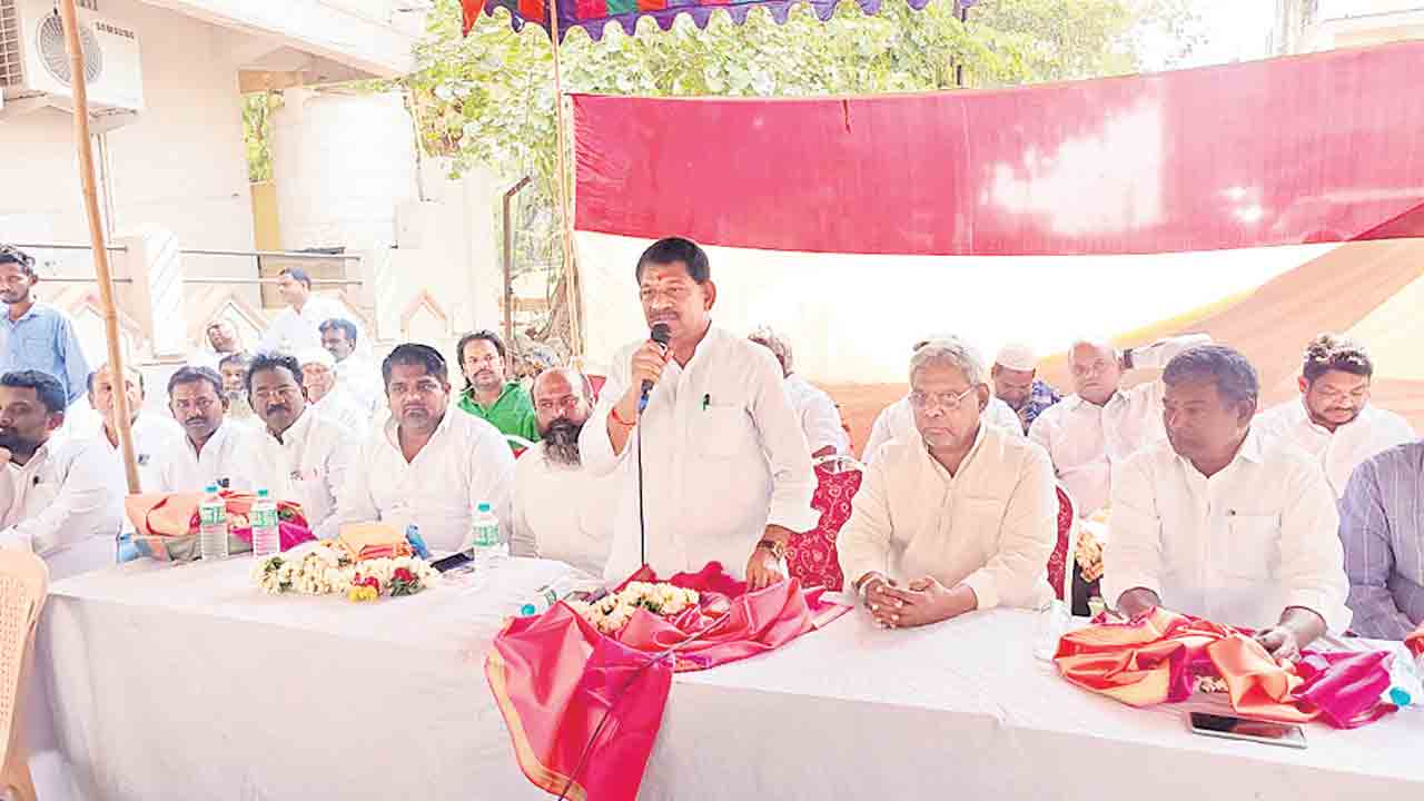 మున్సిపాలిటీలపై ప్రత్యేక శ్రద్ధ